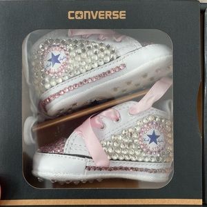 Converse crib sneaker